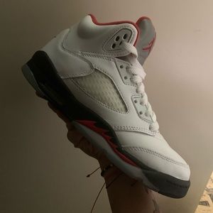Jordan 5 fire red